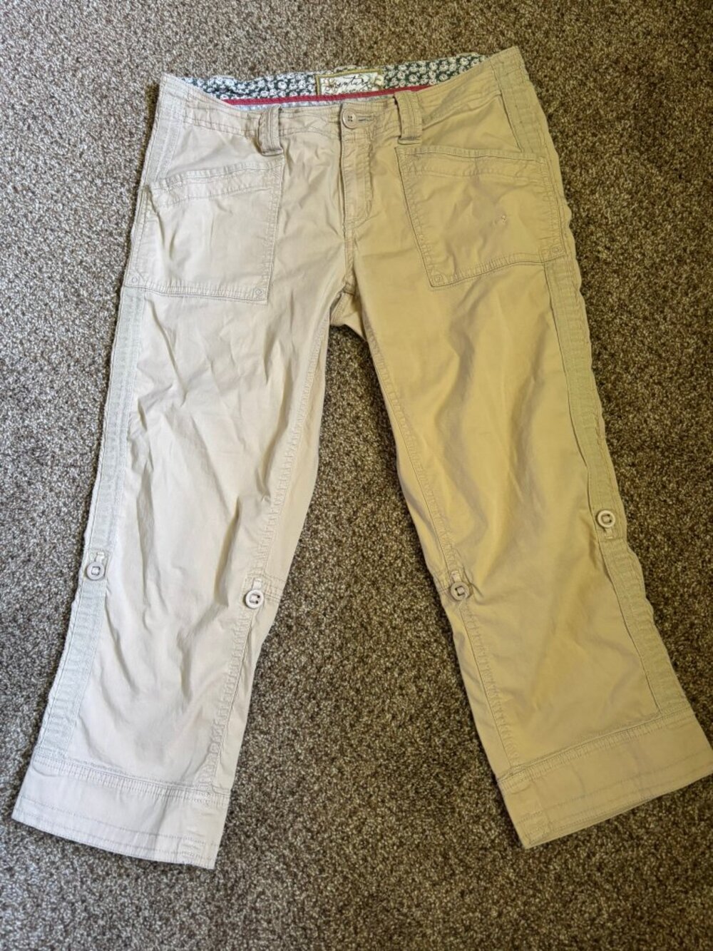 Aventura Clothing Khaki Convertible Capri Pants Size 8